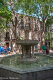 <center>Céret</center>Fontaine des neuf jets. C'est la principale fontaine de la ville, construite en 1313 sur la place du même nom et remodelée plusieurs fois au fil du temps.