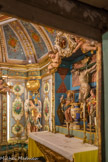 <center>Ermitage Notre-Dame de Font-Romeu.</center>Christ en croix entouré de la Vierge et de Saint Jean. Au-dessus, dans le médaillon porté par deux anges, les deux Coeurs-Sacrés de Jésus et de Marie.