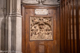 <center>Notre-Dame de la Réal.</center>La Vierge allaitant, entourée d'anges musiciens.