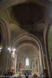 <center>La cathédrale Notre-dame de Nazareth</center>La troisième travée de la nef a été couverte par une coupole. Derrière, la travée de chœur est couverte d'une voûte en forme de tronc de cône. Au fond, l’abside est couverte d'une voûte en cul-de-four.