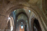 <center>La cathédrale Notre-dame de Nazareth</center>La nef est voûtée en berceau brisé sur doubleaux.