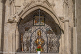 <center>La cathédrale Notre-dame de Nazareth</center>Buste reliquaire de Saint Quenin.