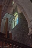 <center>La cathédrale Notre-dame de Nazareth</center>Fenêtre romane.