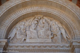 <center>La Basilique Cathédrale Sainte-Marie-Majeure</center>Le couronnement de la Vierge par Guillaume. En haut, fendant les nuées, la main de Dieu.