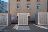 <center>Caserne Audéoud. Les Allées du Souvenir</center>Le 6e régiment de hussards (6e RH).
Installé depuis 1913 au quartier Beauvau à Marseille, le 6e RH opère dès le début de la guerre en Lorraine avec le XVe CA, dont il est le régiment de reconnaissance. Lors de l’offensive de la IIe armée dans la région, il participe à plusieurs engagements y compris à la frontière belge avant de rejoindre Verdun où il combat de façon décentralisée. En 1918, le 6e RH est engagé en Picardie, dans la région de Noyon et sur la Somme. A partir du 9 octobre, il prend part à la poursuite des troupes allemandes en retraite. Le 6e RH est de retour à Marseille le 1er août 1919. Cité à l’ordre du corps d’armée, il est décoré de la croix de guerre avec étoile de vermeil et son étendard de deux nouvelle inscriptions : Yser 1914, Saint-Quentin 1918.