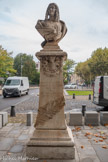 <center>Gardanne</center>Buste de Françoise Joséphine Sibillot, marquise de Gueydan, 1797-1882. Sculpteur : Auguste Carli. Inaugurée en 1903, elle occupa la place du Monument aux Morts jusqu'en 1922