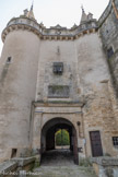 <center>Le château de Grignan.</center>Le châtelet d'entrée.