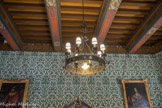 <center>Salon François Ier</center>Elle commande ce lustre en couronne à huit bras de lumières, à Luciano Zalaffi (1881-1931), ferronnier d'art siennois. 1er tiers du 20e siècle. Fer forgé