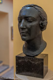 <center>Charles DESPIAU 1874-1946</center>Madame André Derain, 1923.
Bronze.
Don de Madame Laffin-Grammont, 1963