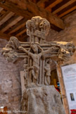 <center>Cordes-sur-ciel. Musée Charles Portal.</center>Sur l'autre face, la Crucifixion. A droite, Marie de Magdala. A gauche, le Centurion St Longin avec sa lance. Il est une figure légendaire du christianisme, soldat romain qui a percé de sa lance le côté droit du Christ en croix.
Selon la tradition, ce soldat se convertit et est mort martyr à Césarée de Cappadoce dont il est originaire. Il est fêté le 15 mars en Occident.