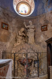 <center>Monestiès. L'église Saint-Pierre.</center>Les fonts baptismaux.