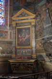 <center>La cathédrale Sainte-Cécile</center>Chapelle des deux saint Jean. St Jean-Baptiste et St Jean l'évangéliste. Les deux saints sont présentés assis, sur un fond de paysage. Armoiries de Hyacinthe Serroni (sur l'autel). L'autel aux armes d'Hippolyte Serroni, archevêque (1676-1687) et le retable datent du 17e siècle. Ils proviendraient de la chapelle de la Berbie. La toile, postérieure, est probablement une copie d'un tableau de Charles Le Brun.