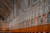 <center>La cathédrale Sainte-Cécile</center>Côté Nord : les stalles hautes pour les chanoines, les stalles basses pour les autres clercs, chantres et servants. Elles sont surmontées d'une délicieuse frise de 70 angelots et de petits baldaquins finement ciselés.