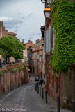 <center>Albi</center>Rue Caminade, rue médiévale étroite typique.