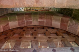 <center>Najac : Forteresse Royale. </center>La porte comportait trois défenses à franchir. Tout d'abord, l'ASSOMMOIR, ouverture verticale, d'où tombaient pierres, flèches, poix.