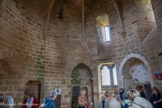 <center>Najac : Forteresse Royale. </center>La CHAPELLE ST JULIEN. L'entrée. Le culot de lampe à droite est une tête de BACCHUS..