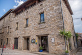 <center>Puycelsi</center>L’Ancienne Auberge. Le bâtiment doit son nom à son statut d'auberge au XVIIIe siècle. Jusqu'au début du XXe siècle, on pouvait lire au- dessus de l'entrée principale : ICI ON LOGE À PIED ET À CHEVAL