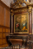<center>Gaillac</center>L’église Saint-Pierre. Retable en bois sculpté peint et doré. Un compartiment délimité par deux colonnes peintes en faux marbre à chapiteaux corinthiens. Au centre, le tableau l'Adoration des anges. 18e siècle. Deux anges, l'un en prière, l'autre les mains croisées sur la poitrine, adorent une grande croix latine qui s'élève sur un fond de rayons lumineux. Des chérubins apparaissent dans les nuées. 18e siècle.
