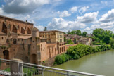 <center>Lisle-sur-Tarn</center>Vue de l'abbaye