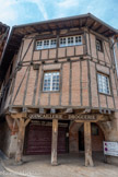 <center>Lisle-sur-Tarn</center>La place Paul Saissac.