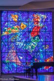 <center>La création du monde</center>1971-1972. Le vitrail. Musée national Marc Chagall.