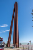 <center>Nine Oblique Lines</center>C'est un monument installé en 2010 devant la promenade des Anglais pour célébrer le 150 e anniversaire de l'annexion du comté de Nice par la France. La sculpture est composée de neuf lignes en acier de 30 m de hauteur qui se rejoignent en haut. C'est une œuvre de l'artiste français Bernar Venet, en acier corten.
