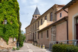 <center>Sorèze</center>L'abbaye de Sorèze est une ancienne abbaye bénédictine située à Sorèze, dans le département du Tarn. Elle est devenue un lieu d'enseignement novateur : collège, puis école royale militaire et repris comme collège par les dominicains sous la direction d’Henri Lacordaire.