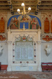 <center>La salle des Illustres</center>Le monument aux morts qui se trouvait préalablement dans la salle des Gardes a été transféré dans la salle des Illustres en 1956.