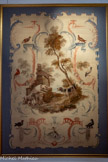 <center>Le musée de l'abbaye-école</center>LA LICE ET SA COMPAGNE
Jean de LA FONTAINE (1621-1695)
1743. Fables choisies, mises en vers par Monsieur De LA FONTAINE, Première partie. Imprimé à Paris. Collection particulière. <br> D'après Jean-Baptiste OUDRY (1686-1755) 1736.
Les Fables de La Fontaine.
Manufacture ce Beauvais, 1915
Des tapisseries tissées à Aubusson autour des années 1780 ornaient le salon d’honneur de l’abbaye.
Ces tissages ont connu un grand succès au 18e siècle. Le papier peint au mur de cet espace ainsi que les deux tapisseries en sont une évocation.