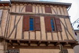 <center>Sorèze</center>Maison natale de dom Claude Dévic (1670- 1734), moine bénédictin. Ancien élève de Sorèze, il devient secrétaire du procureur général de la congrégation de Saint-Maur auprès du Saint- Siège à Rome. A la demande du président des Etats du Languedoc, Le Goux de La Berchère, il rédige, avec dom Vaissette, l'Histoire Générale du Languedoc, un récit qui couvre 22 siècles.