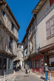 <center>Sorèze</center>Rue du Maquis. Maisons à pans de bois avec des corbeaux sculptés.