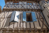 <center>Sorèze</center>Rue du Maquis, ancienne rue de Castres, lieu de résidence des notables de la ville, construite à la limite de la vieille ville. Maison à pans de bois.