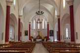 <center>Sorèze</center>L’église paroissiale. A l'entrée du choeur, à gauche, La Vierge au lys, toile de Jean-Pierre Rivalz, à droite, La Crucifixion, réalisée avant 1850.