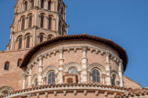 <center>Basilique Saint-Sernin de Toulouse</center>Le chevet est du XIe siècle. le coupole illumine le choeur de l'église.