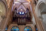<center>Basilique Saint-Sernin de Toulouse</center>Le grand orgue de la basilique est un orgue symphonique de 54 jeux construit par Aristide Cavaillé-Coll entre 1887 et 1889, à partir d’éléments plus anciens, notamment ceux de l’orgue Daublaine et Callinet (1845) et son buffet. Il est considéré comme l’un des instruments majeurs de la dernière période créatrice de Cavaillé-Coll et comme un témoin exceptionnel de la facture d’orgue symphonique française de la fin du XIXᵉ siècle. Entre 1843 et 1845, le buffet de De Launay est considérablement agrandi, surélevé et redécoré pour recevoir un grand instrument de 16 pieds au grand corps et de 8 pieds au positif. Deux œuvres du sculpteur Antoine-Joseph Salamon, le roi David, à gauche, et sainte Cécile à droite, réalisées en 1845, sont réutilisées pour coiffer les tourelles de l'orgu