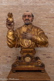 <center>Basilique Saint-Sernin de Toulouse</center>Saint Vincent de Paul. Il est né le 24 avril 1581 au village de Pouy (Gascogne) près de Dax et mort le 27 septembre 1660 à Paris. C'est un prêtre et une figure du renouveau spirituel, apostolique du catholicisme français du XVIIe siècle. Fondateur de congrégations, il œuvra tout au long de sa vie pour soulager la misère matérielle et morale. Il a été canonisé en 1737 et reconnu comme « patron de toutes les œuvres charitables » en 1885.