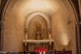 <center>Basilique Saint-Sernin de Toulouse</center>Les cryptes. Le reliquaire de la Sainte Épine La basilique possède depuis 1251 une épine prélevée sur la Sainte Couronne grâce au don d'Alphonse de Poitiers, frère de saint Louis. Elle est conservée dans un reliquaire en bois puis placée au XVIe siècle dans un tube en cristal. Cette ampoule en or et en cristal est conservée depuis 1818 dans un reliquaire de la Sainte Épine en argent (petit temple, encadré par deux anges adolescents portant la lance et l'éponge, réalisé par l'orfèvrerie toulousain Samson en 1765) enfermé lui-même dans un second reliquaire octogonal en cuivre doré, travail de l'atelier d'orfèvre de Placide Poussielgue-Rusand en 1880.