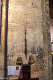 <center>Basilique Saint-Sernin de Toulouse</center>En face de la porte des comtes se trouvent, sur un des piliers, les pieds de saint Christophe sculptés.
