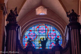 <center>Basilique Saint-Sernin de Toulouse</center>L’artiste Jean-Michel Othoniel a créé le nouveau vitrail qui orne la rosace de la grande entrée de la basilique. Cette oeuvre contemporaine, pleine d’harmonie et de couleurs, illumine la nef par des jeux de reflets et offre un arrière-plan étonnant aux magnifiques sculptures de l’orgue Cavaillé-Coll.