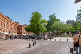 <center>Toulouse</center>La place du Président-Thomas-Woodrow-Wilson. La place dessinée par Jacques-Pascal Virebent présente une architecture ordonnancée. Elle fait l'objet d’une inscription au titre des monuments historiques depuis le 20 août 1974. Tous les immeubles la bordant sont également inscrits. En 1783, Jacques-Pascal Virebent, tout juste nommé architecte de la ville,  dessine un projet de double place « intérieure » et « extérieure » (comme celle que Saget venait de réaliser à Saint-Cyprien) avec une porte monumentale au milieu. Mais rien n'est fait jusqu'en 1788. Les travaux s'interrompent au début de la Révolution et ne reprendront, sur l'insistance de Virebent, qu'en 1806 : près de 300 m de murailles sont détruits pour bâtir le côté « intérieur » (vers la ville) de la place et les immeubles qui la bordent. Le côté extérieur est bâti entre 1817 et 1834.