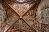 <center>Couvent de Jacobins.</center>La chapelle Saint-Antonin. Son décor est peint à la détrempe et représente la deuxième vision de l'Apocalypse. Près des fausses fenêtres à fleurs de lis blanches sur fond bleu, on retrouve des anges avec une série d'instruments, parmi lesquels une viole, une cornemuse, une harpe, un orgue portatif, un double bourdon et un psaltério