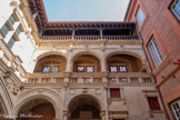 <center>Hôtel de Bernuy</center>La façade est, au revers de la façade sur rue, compte trois travées. Elle s'organise autour du passage de la porte principale.