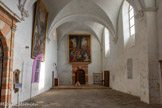 <center>L'église Saint-Pierre des Chartreux </center>L'atrium. En septembre 2007, la paroisse Saint-Pierre est englobée dans l'ensemble paroissial de Saint-Sernin, et l'église Saint-Pierre devient le siège de la paroisse étudiante de Toulouse (paroisse personnelle, non territoriale).