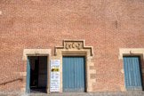 <center>Musée Saint-Raymond</center>Une nouvelle étude de réaménagement est menée sous la direction de l'architecte en chef des monuments historiques, Bernard Voinchet, en 1992 et un réaménagement complet est décidé par Dominique Baudis, maire de Toulouse, en 1994. Le musée rouvre ses portes au public le samedi 8 mai 1999, après plus de quatre années de rénovation au cours desquelles le bâtiment a retrouvé son aspect originel de 1523 et une partie de l'ancienne nécropole paléochrétienne datant du IVe et Ve siècles a été mise au jour.