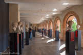 <center>Musée Saint-Raymond</center>Bustes d'empereurs de la villa romaine de Chiragan au premier étage. Les nombreux bâtiments agricoles et artisanaux étaient associés à une partie résidentielle de 25 000 m² vouée au confort de ses occupants. L'ensemble, ceinturé d'un mur, s'étendait sur une superficie de 16 hectares. Le 23 mai 1826, un très violent orage ravina les bords de Garonne, entraînant des quantités de terres végétales dans le fleuve. Des sculptures apparurent alors.
Entre 1826 et 1899, quatre campagnes de fouilles furent organisées par Alexandre Du Mège, la Société archéologique du Midi de la France (actuelle propriétaire de la majeure partie du site), Albert Lebègue et Léon Joulin. La quantité et la qualité des sculptures extraites sont exceptionnelles. Aucune autre villa en Europe n'a fourni autant d'œuvres en marbre.
Aux représentations mythologiques et aux portraits s'ajoute un décor en marbre de Saint-Béat (Pyrénées centrales), unique, témoignant de la restructuration de la demeure à la fin du IIIe siècle.