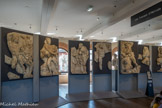 <center>Musée Saint-Raymond</center>Marbre de Saint-Béat (Haute-Garonne). Fin du IIIe siècle.
Cette série de reliefs retrace les douze Travaux du héros grec Héraclès, devenu Hercule chez les Romains.