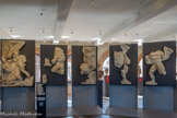 <center>Musée Saint-Raymond</center>Cette série de reliefs retrace les douze Travaux du héros grec Héraclès, devenu Hercule chez les Romains.