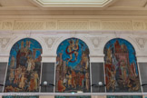 <center>Bibliothèque Municipale</center>La fresque, Intitulée «Le Parnasse occitan» de Marc Saint-Saëns, compose une vaste scène hommage de soixante personnages. Son titre renvoie au Parnasse de la mythologie grecque: un massif montagneux consacré à Apollon et aux neuf Muses, lieu sacré où poètes, musiciens et artistes venaient puiser l’inspiration. Dans ce «Parnasse occitan», l’artiste célèbre les sculpteurs, écrivains, musiciens, peintres et poètes méridionaux de son époque, dont il admire profondément les œuvres. La fresque constitue également un hommage intime: Saint-Saëns y inclut des amis, des proches, ainsi que des figures attachées à sa ville natale, Toulou