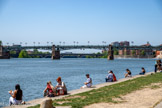 <center>Bords de la Garonne.</center>Le port de la Daurade. Le pont Saint Pierre avec, derrière, le pont des Catalans.