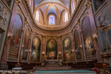 <center>Basilique Notre-Dame de la Daurade.</center>Les tableaux du chœur : Cycle de la Vierge. Entre 1810 et 1820, le peintre Joseph Roques peignit sept tableaux sur la vie de la Vierge (de gauche à droite : sa Présentation au Temple, son Immaculée Conception, l'Annonciation, la Nativité, l'Assomption, la Visitation et la Purification).